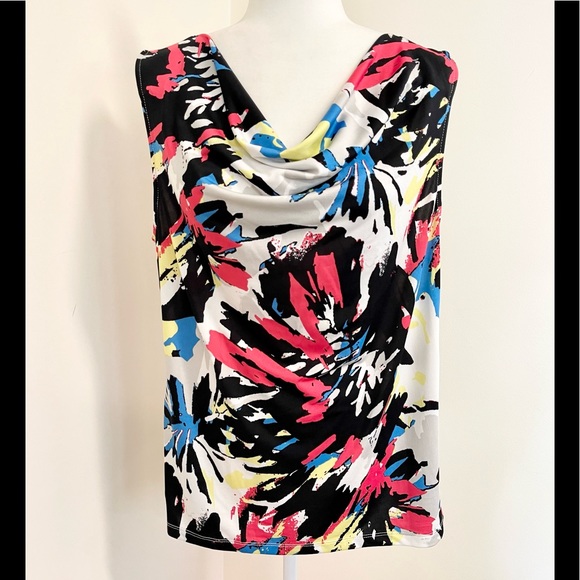 Tahari Tops - EUC Tahari Sleeveless Blouse